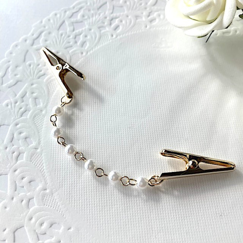 シンプルでも華やか、4mm Pパールが並んだストールクリップ