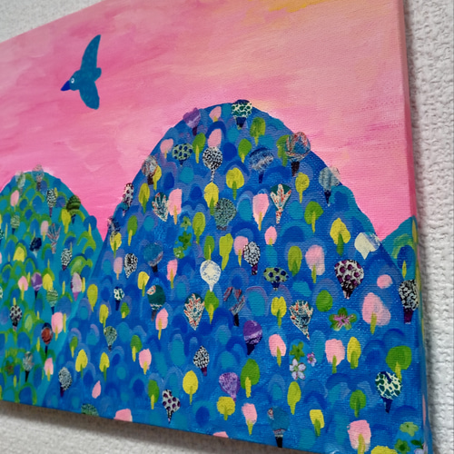 ピンクの空と山』アクリル絵画 原画 アート サイズ約27㎝×22㎝ 絵画 色
