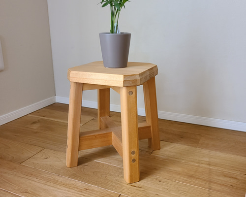 日常使いしやすいスツール　ミニテーブル　花台　作業台　プリンター台　踏み台 日常使いしやすいしっかりとしたスツール ミニテーブル ラワン