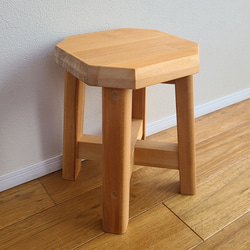 万能ミニスツール　花台　椅子　踏み台　サイドテーブル　無垢　天然　自然　シンプル　かわいい　おしゃれ　小さい　玄関 3枚目の画像