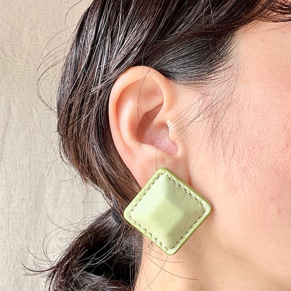 Airas~square~【レザーピアス/イヤリング】〝pistàcchio〟 ピアス