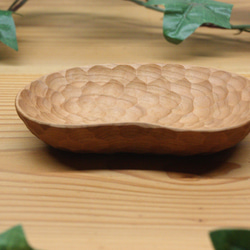 手彫りのナッツ皿　チェリー　長さ15cm 2枚目の画像