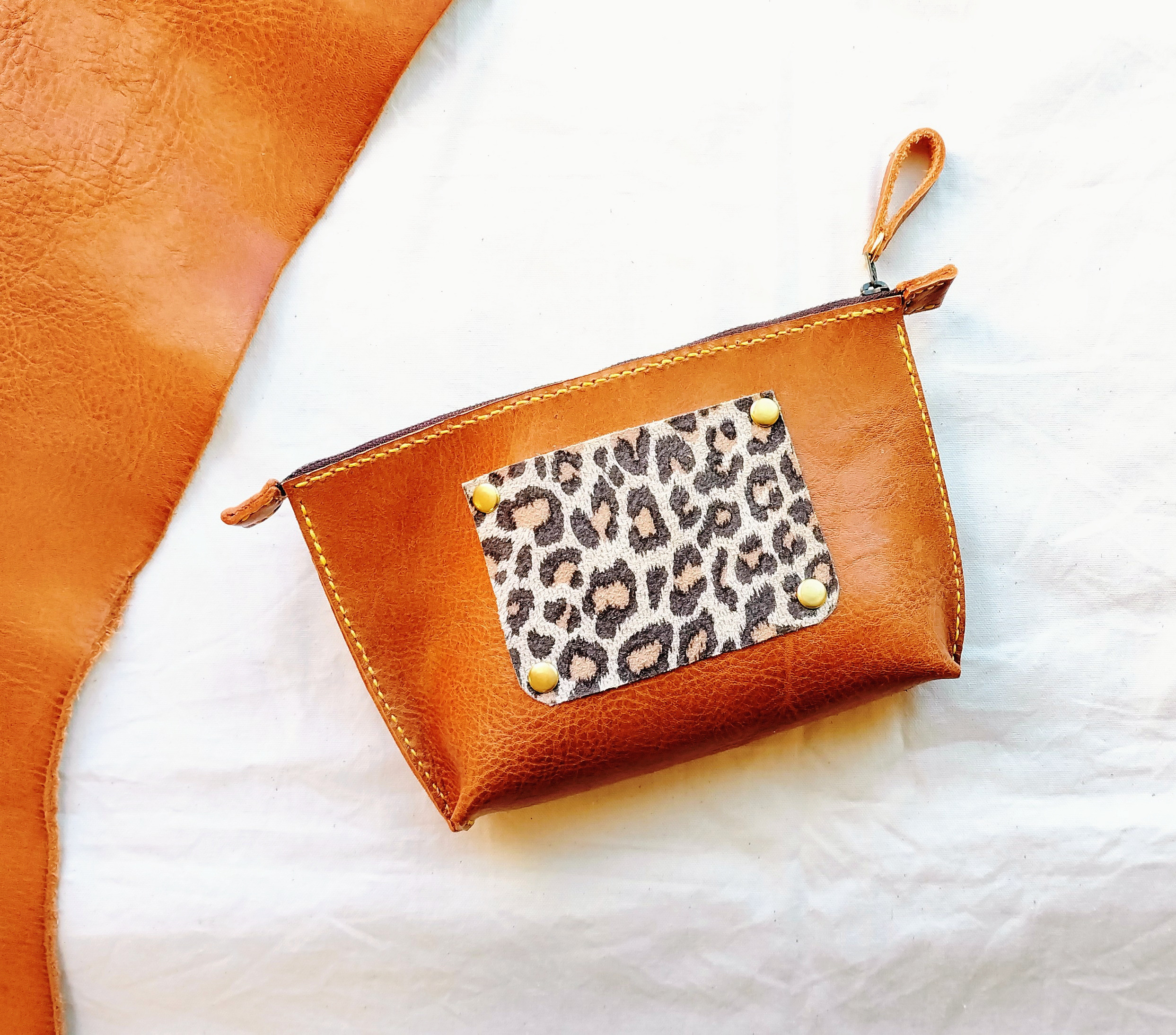 ポーチ COACH レザー ヒョウ柄
