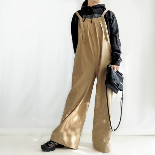 大人のためのサロペットパンツ（キャメルベージュ コットン