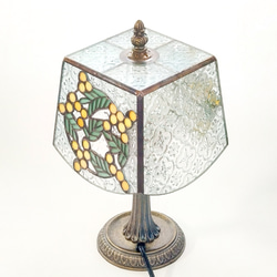 ミモザと花模様ガラスのテーブルライト 8枚目の画像