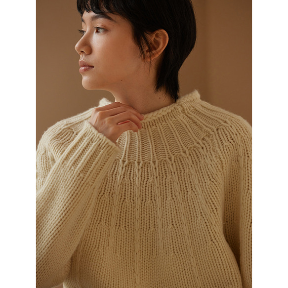花火の襟セーター　100%ウールセーター　ウールニットセーター　ベージュ　フリーサイズ#469 1枚目の画像