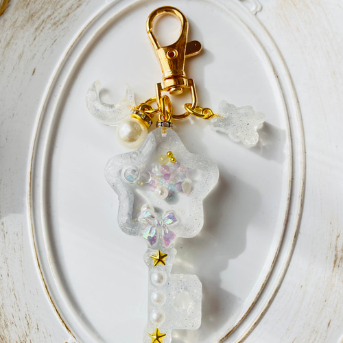 白 鍵のキーホルダー 推し活 推しカラー ラッキーカラー その他  