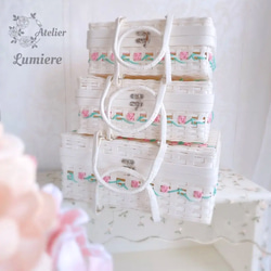 〜Panier de coffre ajoure〜透かし模様のトランクバスケット【ホワイト×パステルピンク】Sサイズ 1枚目の画像