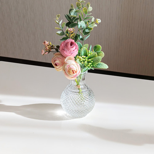 まるで花瓶に挿した生花のよう♪『春の超早割2025』 アート