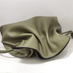 本革　巾着バッグ　ショルダーバッグ　バッグ 5枚目の画像