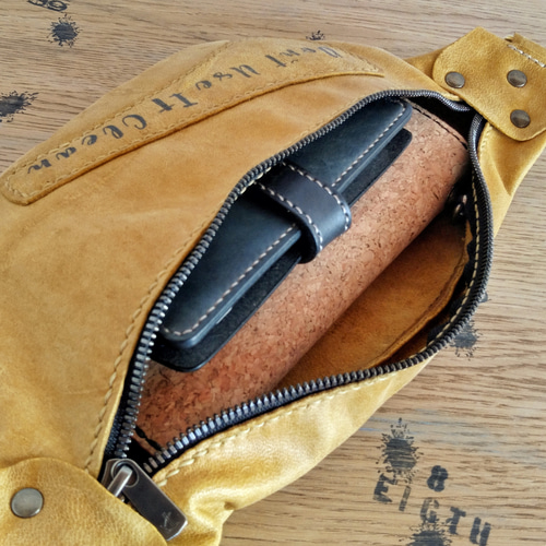希少！ラクダ革】ボディバッグ キャメル ショルダーバッグ TEN