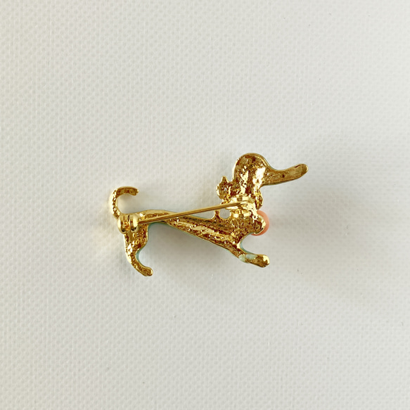 【ぴんく珊瑚】ダックスフンドのブローチ 犬 水色 ｐ029 3枚目の画像