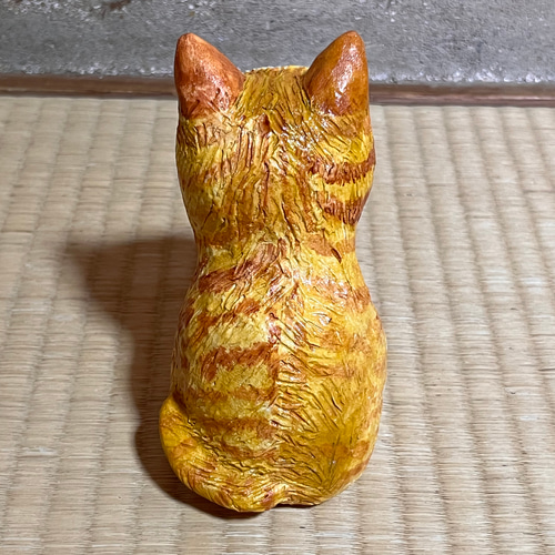 茶トラに白の猫(大)置物#144(石粉粘土と新聞紙) その他置物 工房