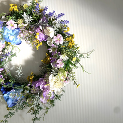 【生花以上　花色−hanairo−の造られた花】たくさんの小花のリース　可愛らしく　華やか　　土台25㌢ 3枚目の画像