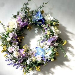 【生花以上　花色−hanairo−の造られた花】たくさんの小花のリース　可愛らしく　華やか　　土台25㌢ 4枚目の画像