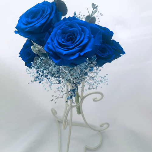 プリザーブドフラワー大輪の青い薔薇とミニ薔薇とかすみ草のふんわり