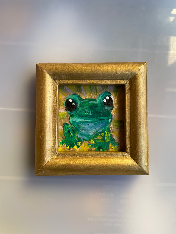 原画　蛙　動物画　絵画　アクリル画　現代アート　細密画　手描き　一点物 手のひらアート 『元気いっぱい、お茶目なカエル ① 』アートの
