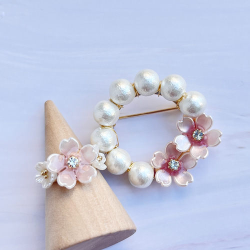 送料無料】華やぎの桜レジンリング&コットンパールと桜ブローチ2点