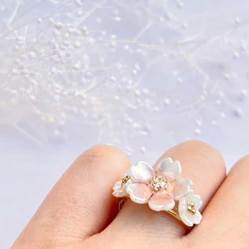 送料無料】華やぎの桜レジンリング&コットンパールと桜ブローチ2点