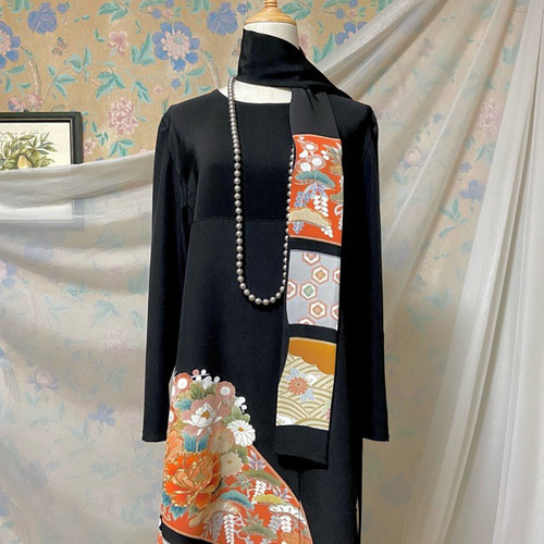 着物リメイク 吉祥紋様 刺繍 四季の花尽し 黒留袖ドレス Aライン 着物リメイク 吉祥紋様 刺繍 四季の花尽し 黒留袖ドレス Aライン