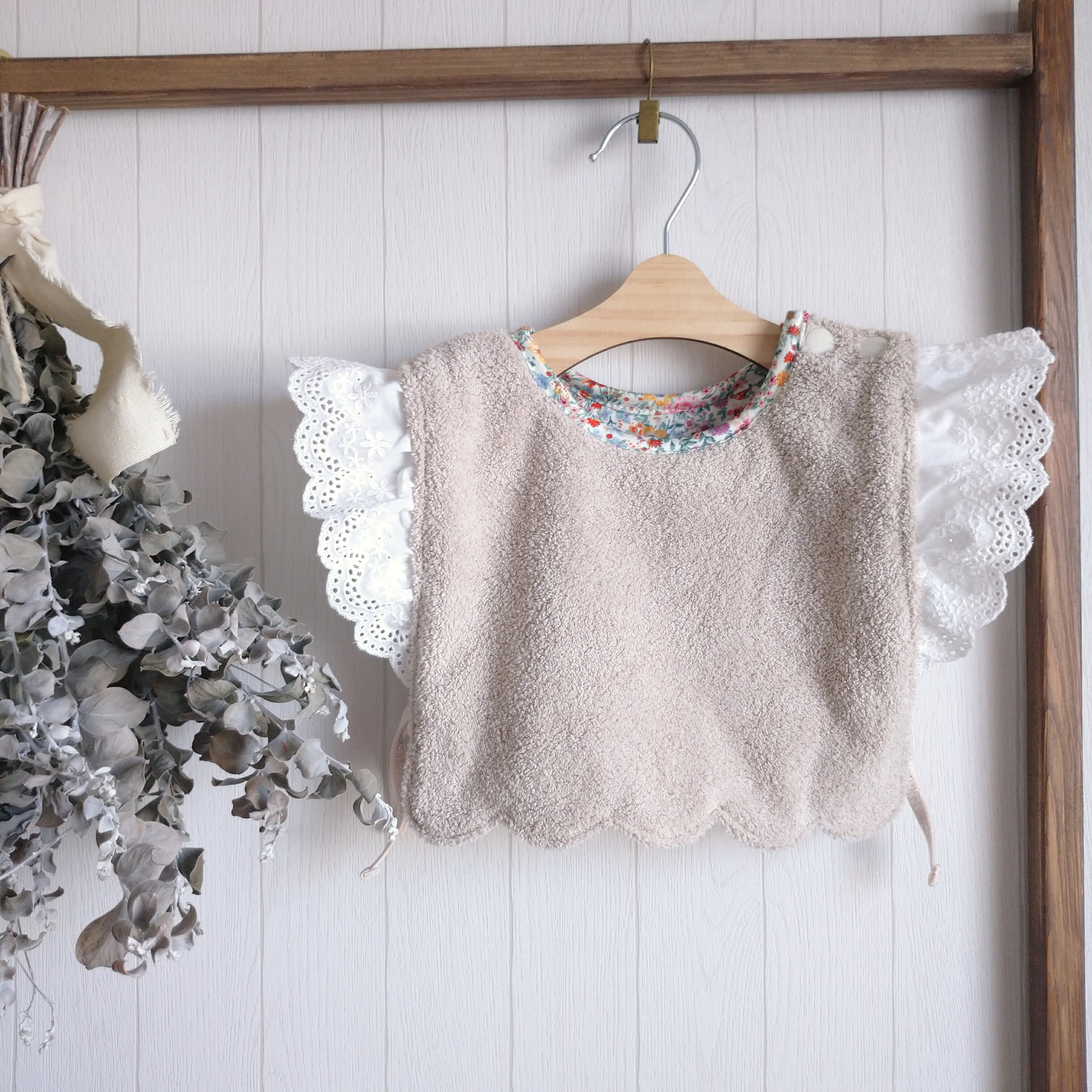 美品⭐︎キャピタル ニット素材エプロンベスト トップス