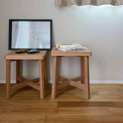 正方形薄茶のスツール　ミニテーブル　一枚板　椅子　花台　作業台　プリンター台　ランドセル置き　無垢　天然　ラワン 17枚目の画像