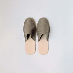 足に馴染むレザースリッパ「Slippers (Wsole / gray)」 1枚目の画像