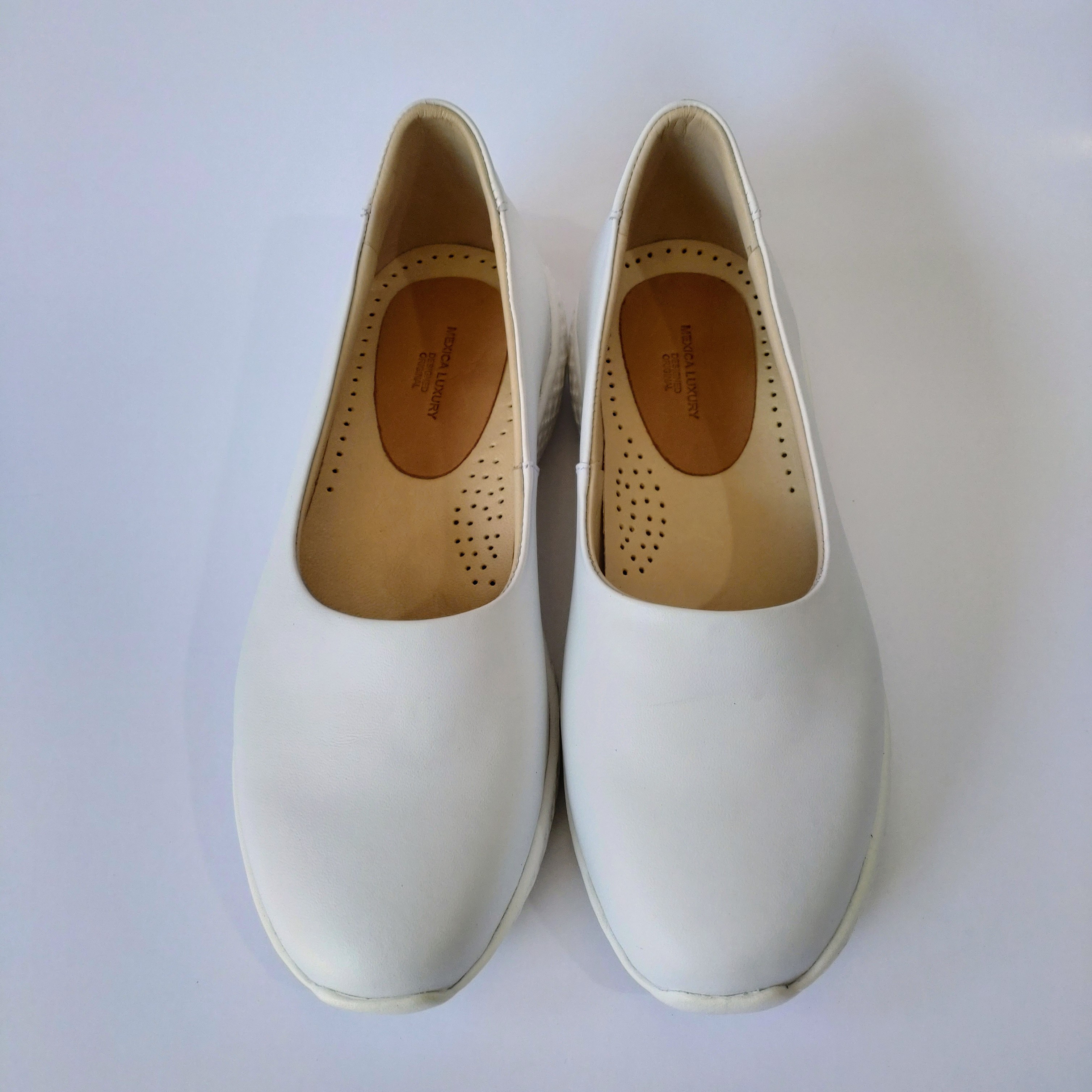 ◇ホワイト◇超軽量◇厚底◇スリッポン◇本革◇無料調整◇柔らかい革◇200g◇レディース◇パンプス◇