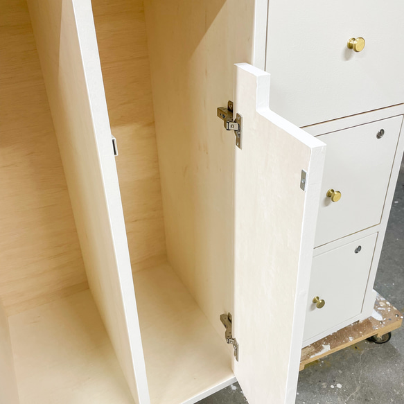 百貨店向けレジカウンター ショッピングモール向け対面カウンター アンティークカウンター W1800ホワイト 特注店舗什器 D550