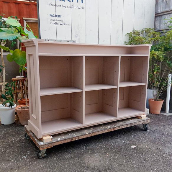 百貨店向けレジカウンター ショッピングモール向け対面カウンター アンティークカウンター W1800ホワイト 特注店舗什器 D550