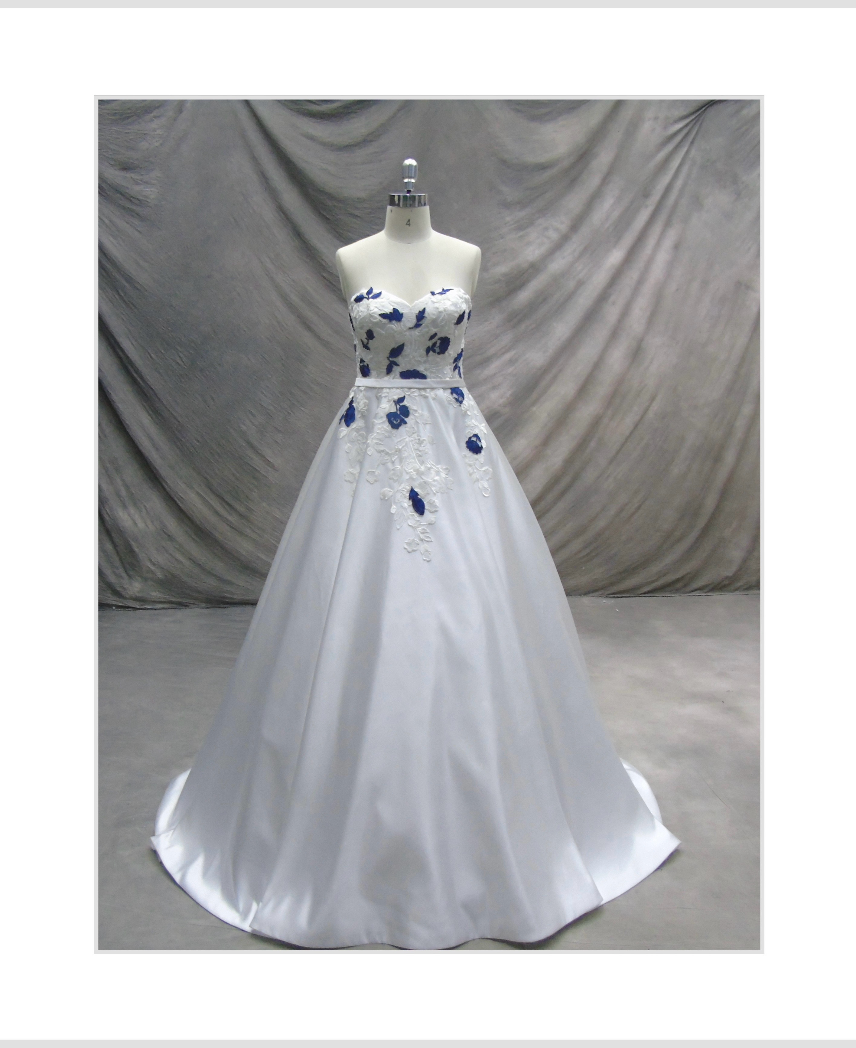 レース　　Aライン　ビスチエ　ハートカット　ウェディングドレス