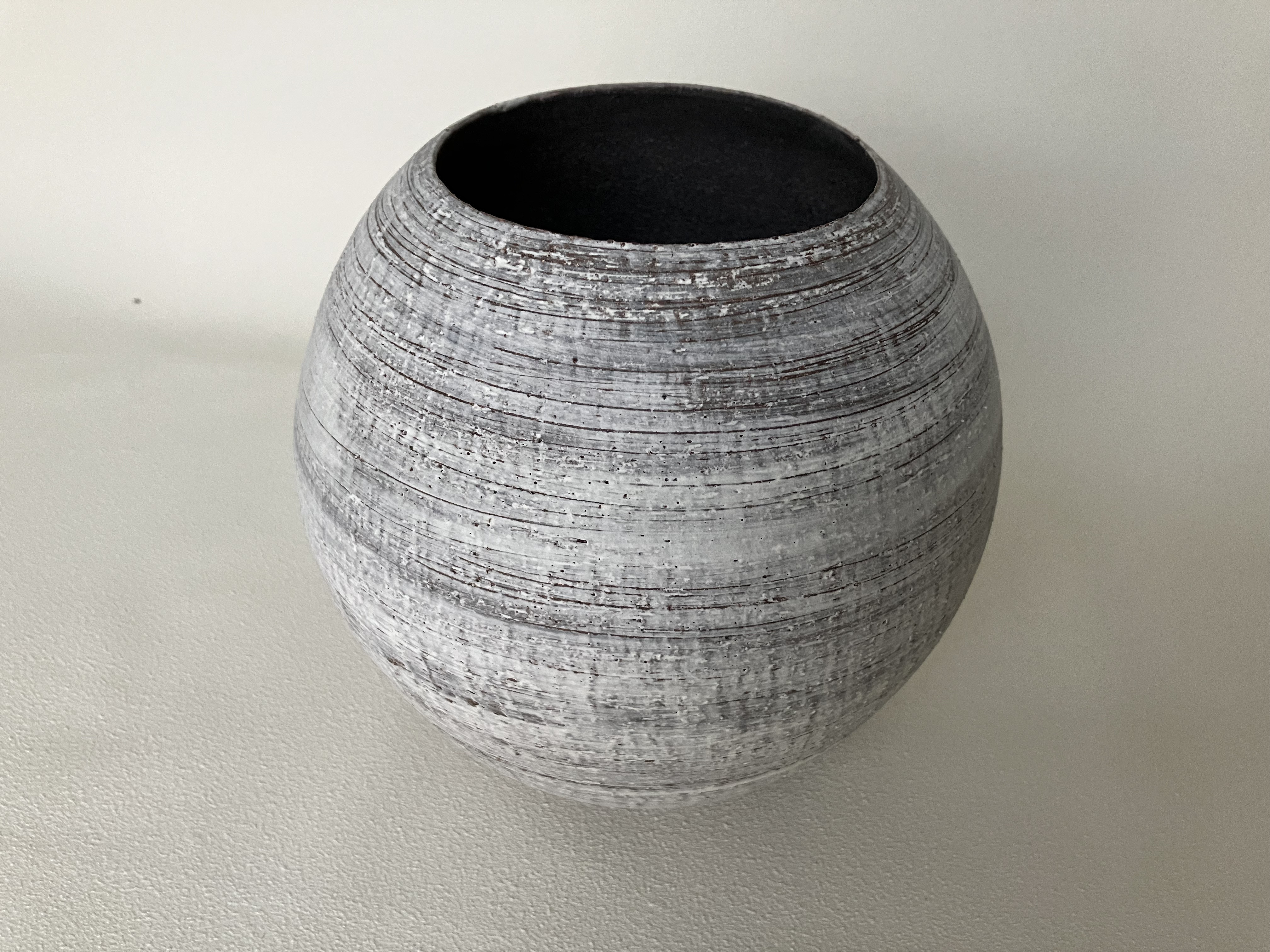 No3660  草文扁壺　陶芸　民藝　陶磁器　一輪挿し　花器　花入　壺　送料無料 No3660 草文扁壺 陶芸 民藝 陶磁器 一輪挿し 花器 花入 壺 送料