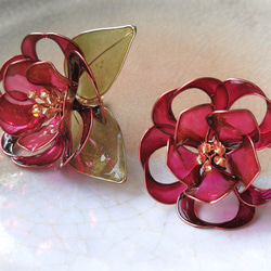 Fantastic Camillia ( 幻想的椿華 ) --  pierced earring 第5張的照片