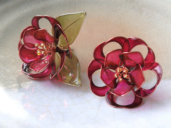 Fantastic Camillia ( 幻想的椿華 ) --  pierced earring 第5張的照片