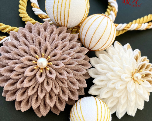 つまみ細工髪飾り ニュアンスカラー 振袖 袴 成人式 卒業式 ゴールド