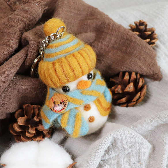 【羊毛氈】冬季毛帽小雪人 鑰匙圈‧吊飾 第6張的照片