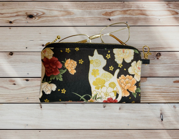 災害復興支援寄付]マルチポーチ コスメポーチ フック付き 和柄 黒 猫