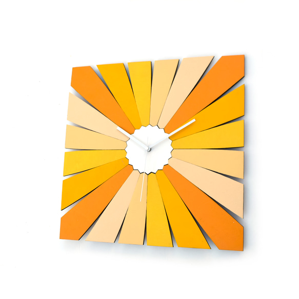 Timeblend Yellow - 5 つの黄色の色合いの手作りの幾何学的な壁掛け時計 4枚目の画像