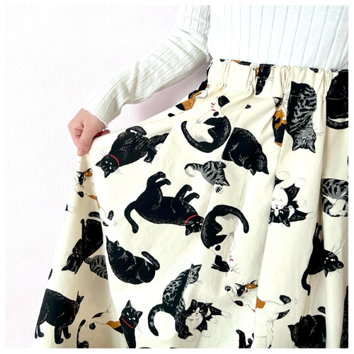 シックなネコ柄 ミモレ丈タックギャザースカート フレアスカート