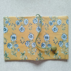 布のブックカバー(青い花ベージュ） 3枚目の画像