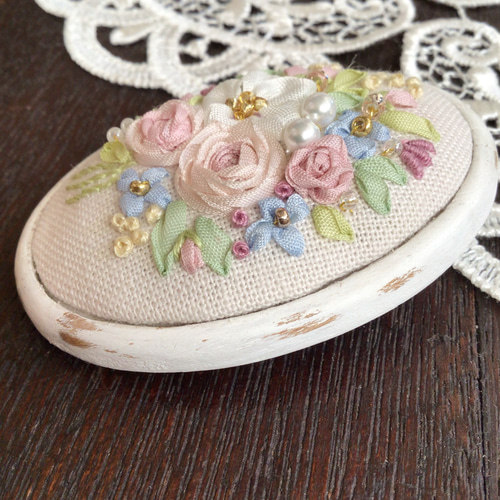 ブローチ リボン 刺繍 手刺繍 ししゅう ビーズ ハンドメイド