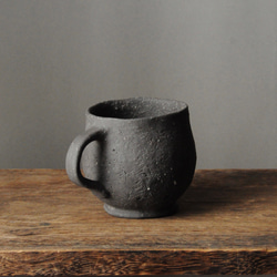無釉陶器のマグカップ 1枚目の画像