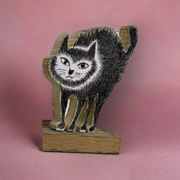 成田ヒロシデザイン福袋12品入り。ゴミネコオブジェ、ユエクチュマと読めないシリーズ他オリジナルデザインTシャツ2枚入り 