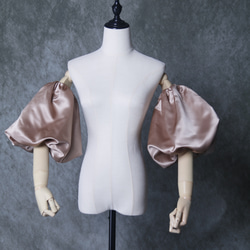 パフスリーブ  カーキ色  花嫁  光沢サテン  色直し 取り外し袖  ウェディングドレス 1枚目の画像