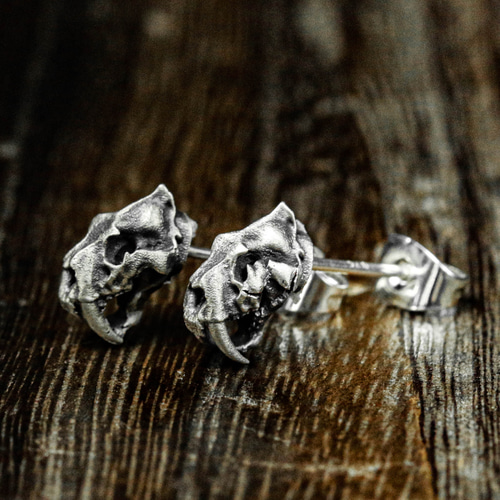 [ 正規品、新品未使用]Alexander McQueen スカルパールピアス サーベル・トゥース・タイガー・ピアス - スカル・ジュエリー - 動物