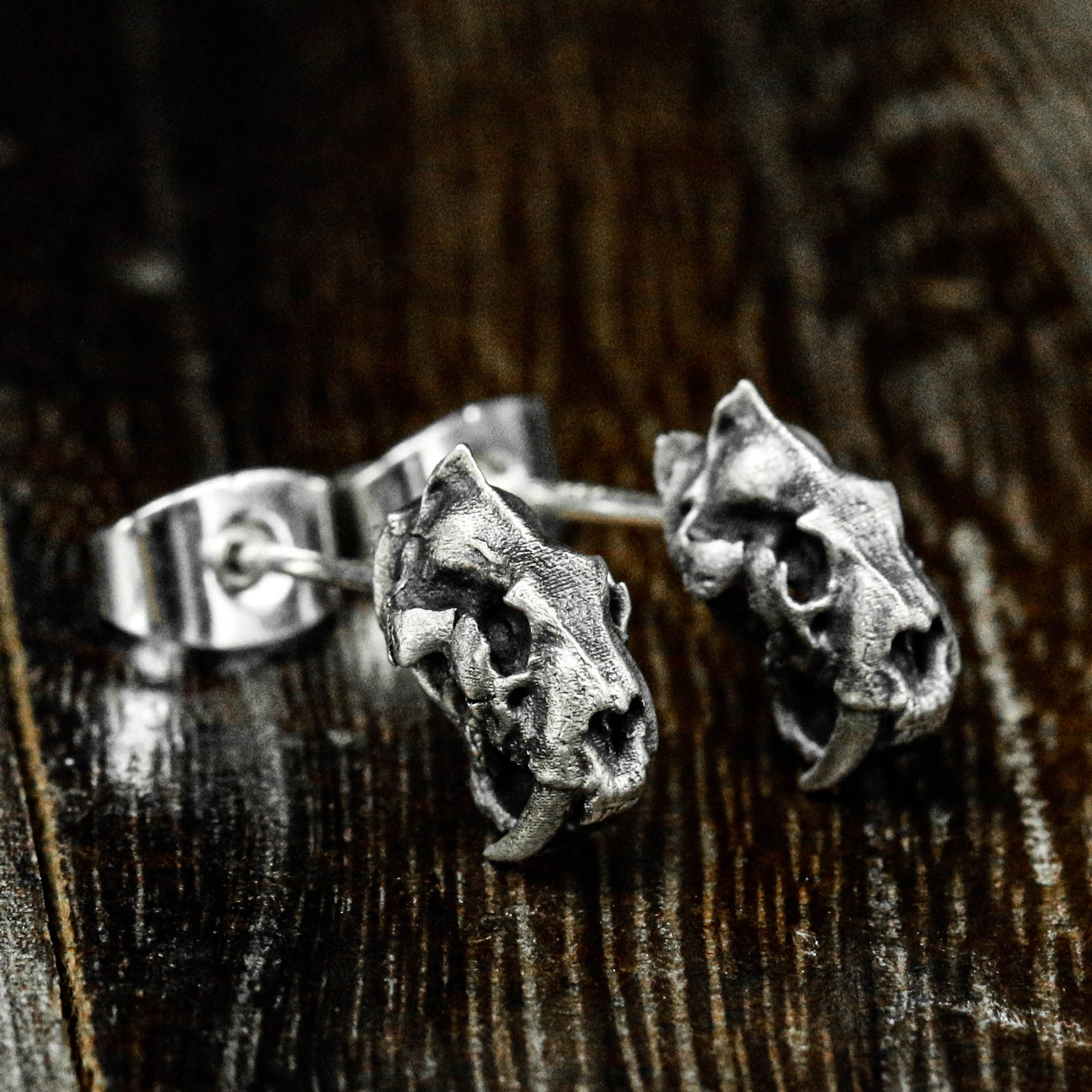 サーベル・トゥース・タイガー・ピアス - スカル・ジュエリー - 動物スカル・シルバー・ピアス - シルバー・タイガー・