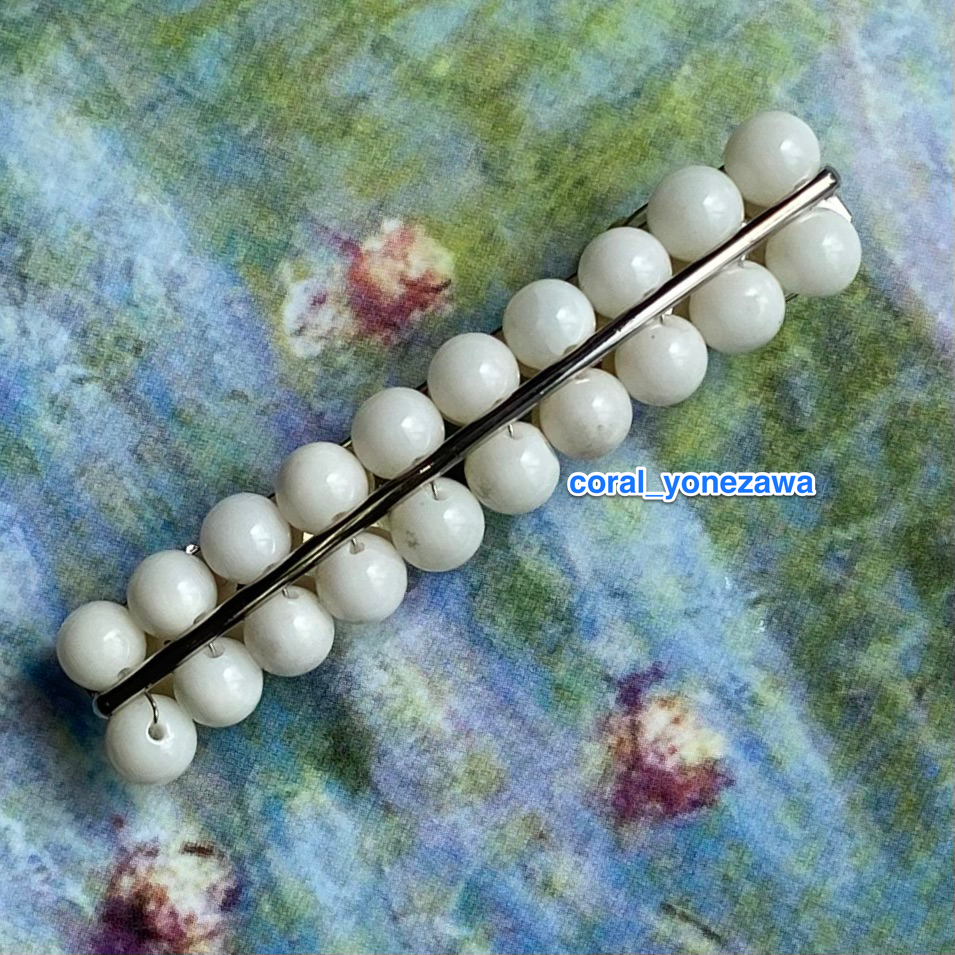 【白珊瑚・髪留め】ホワイトコーラル　バレッタ シルバーカラー＆白珊瑚