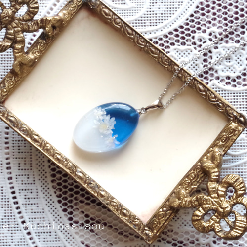 受注製作】レジンアート バイカラーフラワーペンダント〈クリア