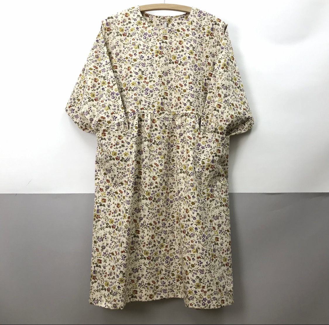 小花柄　ツイル地　ゆったり　ワンピースor割烹着