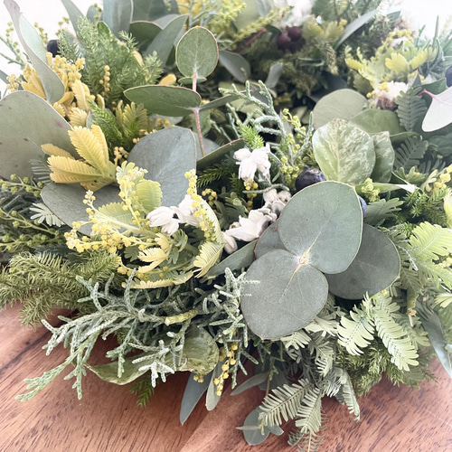 soldミモザのグリーンリース